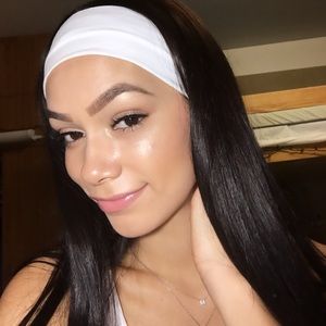 Meet your Posher, Magaly